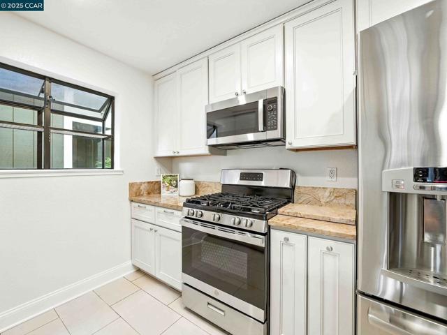 218 Jewel Ter, Danville CA: https://media.crmls.org/mediaz/0a4f5f74-f6f0-4920-a8e8-20247df4ae65.jpg