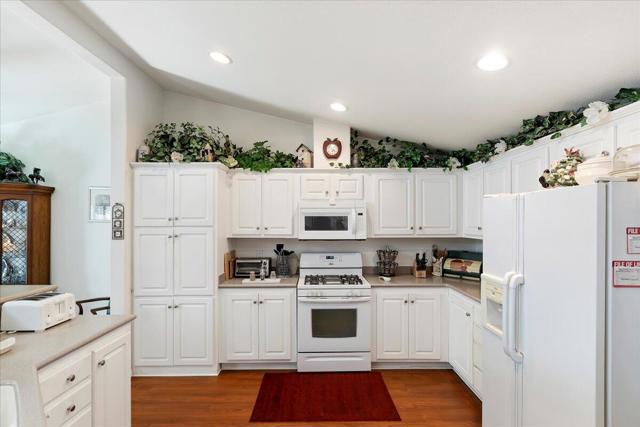 15300 Palm Drive, Desert Hot Springs CA: https://media.crmls.org/mediaz/0a4fbc52-45c8-4028-af63-e33756b6c741.jpg
