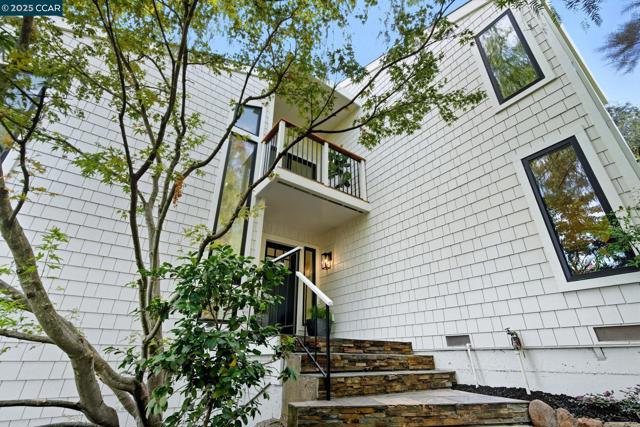 189 Rudgear Drive, Walnut Creek CA: https://media.crmls.org/mediaz/0a5027d0-2bbf-4926-a070-903fde282acb.jpg