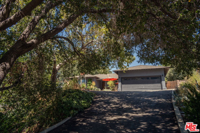 25166 Wheeler Road, Newhall CA: https://media.crmls.org/mediaz/0a504a57-4cc5-44ab-80e2-f036d2c1d066.jpg