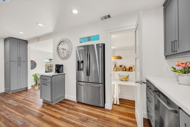38243 Manzanita St, Newark CA: https://media.crmls.org/mediaz/0a50ca87-c673-45a2-bc05-564028555148.jpg