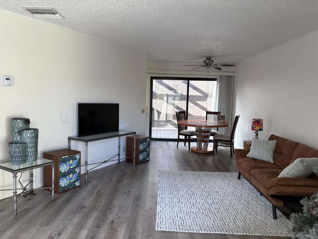 3823 Caminito Litoral, San Diego CA: https://media.crmls.org/mediaz/0a511364-2836-47fc-ad72-66a57c5efd8c.jpg