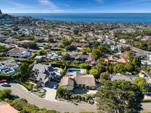 6720 Muirlands Dr, La Jolla, California 92037, 4 Bedrooms Bedrooms, ,4 BathroomsBathrooms,Single Family Residence,For Sale,Muirlands Dr,240028711SD