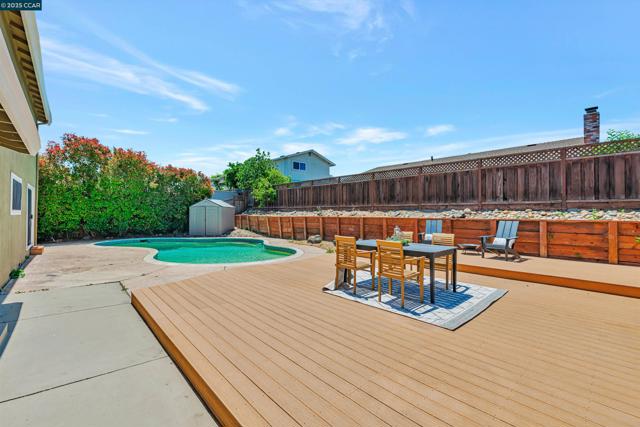 9597 Davona Dr, San Ramon CA: https://media.crmls.org/mediaz/0a51e097-5e1d-4190-bb90-2d0e5e2c97bf.jpg