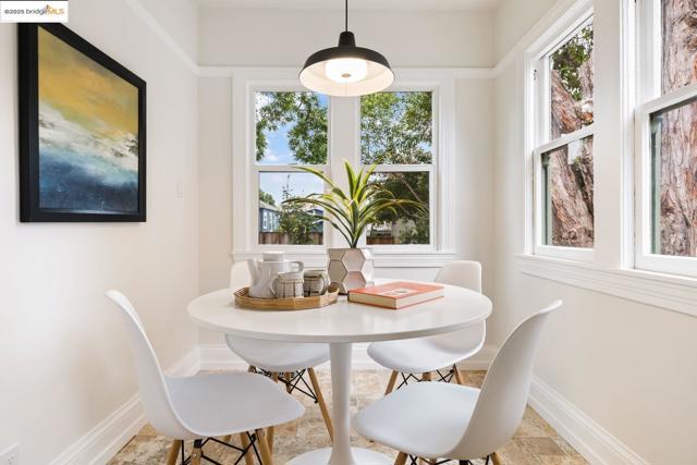 1814 Carleton ST, Berkeley CA: https://media.crmls.org/mediaz/0a521822-4c36-4698-91a9-d78877888911.jpg