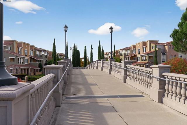 3231 Central Pkwy, Dublin CA: https://media.crmls.org/mediaz/0a523c44-3c27-4b46-b718-ea3891d6d69e.jpg