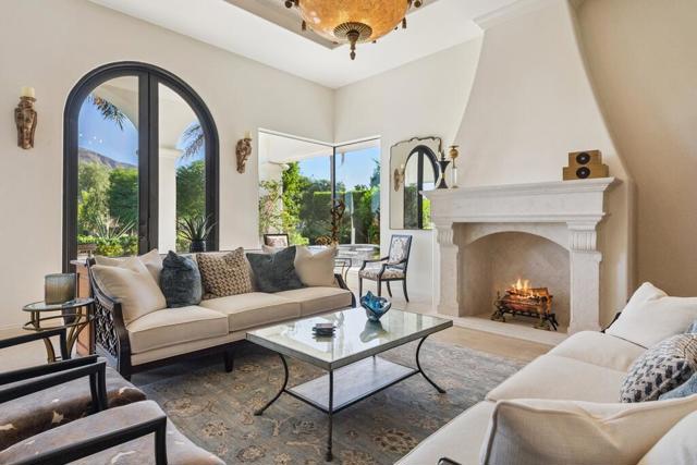 79373 Cetrino, La Quinta CA: https://media.crmls.org/mediaz/0a52a0c4-33be-4e50-9b00-4e8245d12530.jpg