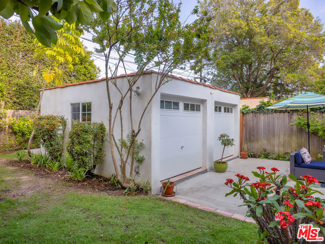 Image 29 of 31 For 2026 Greenfield Avenue