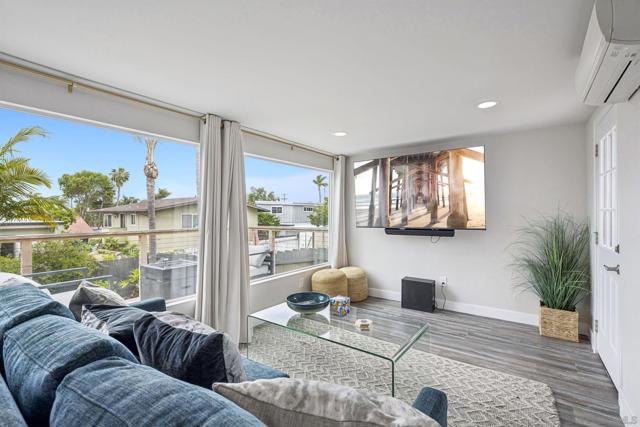 215 N Granados Ave, Solana Beach CA: https://media.crmls.org/mediaz/0a542e5f-8c7e-4179-a554-3cb452d91fc5.jpg