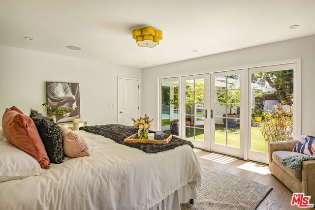 2241 Betty Lane, Beverly Hills CA: https://media.crmls.org/mediaz/0a5451a1-80a6-47c9-86ba-c70dde9aba51.jpg