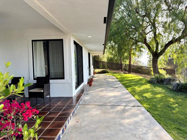 Detail Gallery Image 21 of 53 For 1650 Winterwarm Dr., Fallbrook,  CA 92028 - 3 Beds | 3 Baths