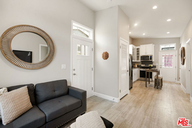 8250 Lankershim Boulevard, 29 photo 5