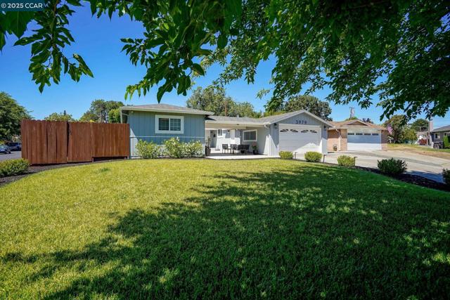 3979 Beechwood Court, Concord CA: https://media.crmls.org/mediaz/0a54924b-d52f-42ab-b45e-bca847f1764d.jpg