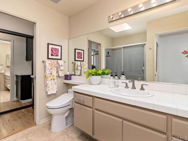 Detail Gallery Image 36 of 52 For 2533 Holly Valley Dr., Vista,  CA 92084 - 2 Beds | 2/1 Baths