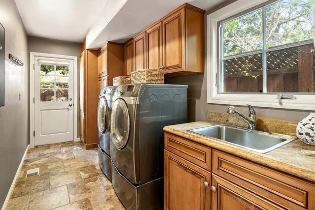 475 8th Avenue, Menlo Park CA: https://media.crmls.org/mediaz/0a551cc4-3443-4e8f-ba65-1215c6325596.jpg