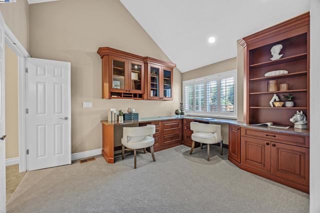24 Timberview Ct., Danville CA: https://media.crmls.org/mediaz/0a554db2-d911-46b0-a554-514f3431ded9.jpg