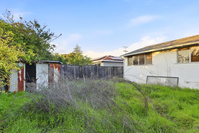 31047 Brae Burn Avenue, Hayward CA: https://media.crmls.org/mediaz/0a55c21c-50ec-424b-b412-3b61225128f9.jpg