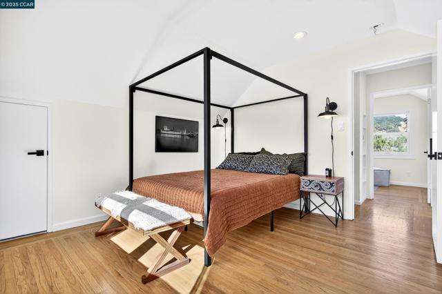 5774 Friar Ct, El Sobrante CA: https://media.crmls.org/mediaz/0a55f496-140d-495a-8a8e-90f50936093a.jpg