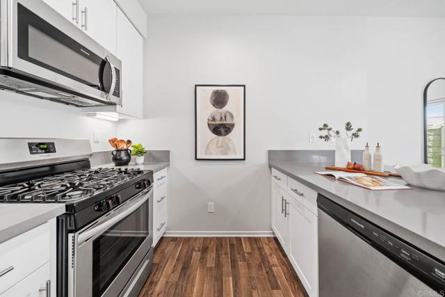 Detail Gallery Image 11 of 34 For 750 Anastasia Ct, El Cajon,  CA 92020 - 3 Beds | 2/1 Baths