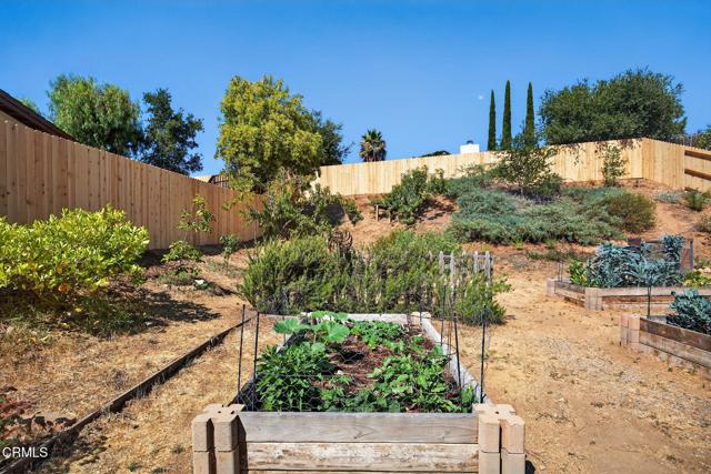 11881 Silver Spur Street, Ojai CA: https://media.crmls.org/mediaz/0a574c3a-29a0-4e5e-b857-8bda277d1db2.jpg