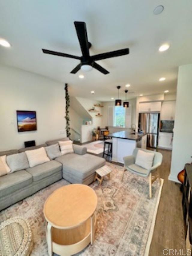 324 MILLSTREAM CT, Santee CA: https://media.crmls.org/mediaz/0a580f64-6d60-4e0d-889b-018f82a57669.jpg