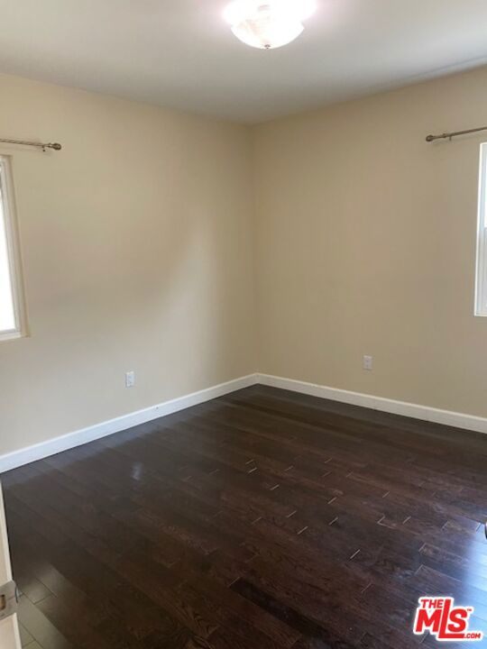 10937 Fairbanks Way, Culver City CA: https://media.crmls.org/mediaz/0a582bc5-e170-49cb-a4a1-b5a681e8967b.jpg
