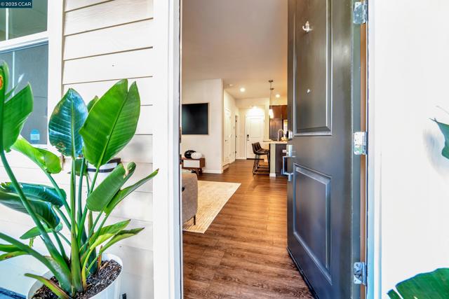 1233 Bockman, San Lorenzo CA: https://media.crmls.org/mediaz/0a584b82-8129-48e1-a4e6-1ed7b096c28d.jpg
