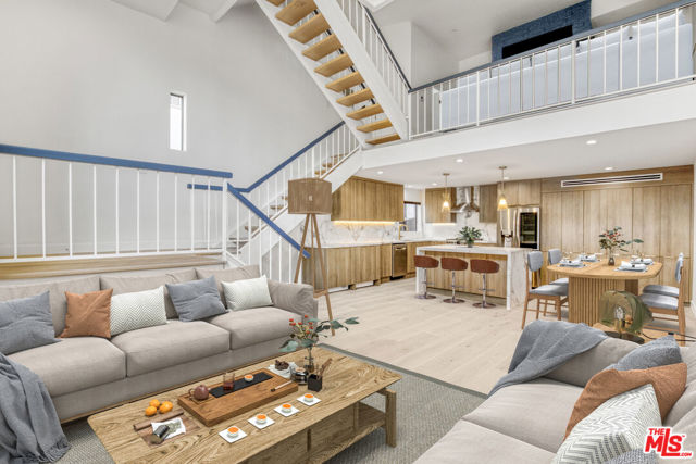 986 Granville Avenue, Los Angeles, CA 90049