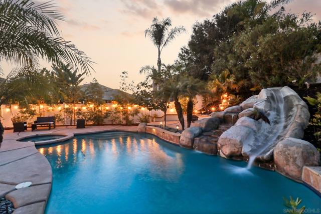 3140 Willow Creek Pl, Escondido CA: https://media.crmls.org/mediaz/0a587924-0537-4608-a606-0aca60ace04f.jpg