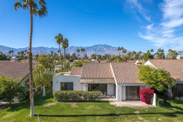 10109 Lakeview Drive, Rancho Mirage CA: https://media.crmls.org/mediaz/0a598efc-0d48-423e-ba5f-36ac834c623a.jpg