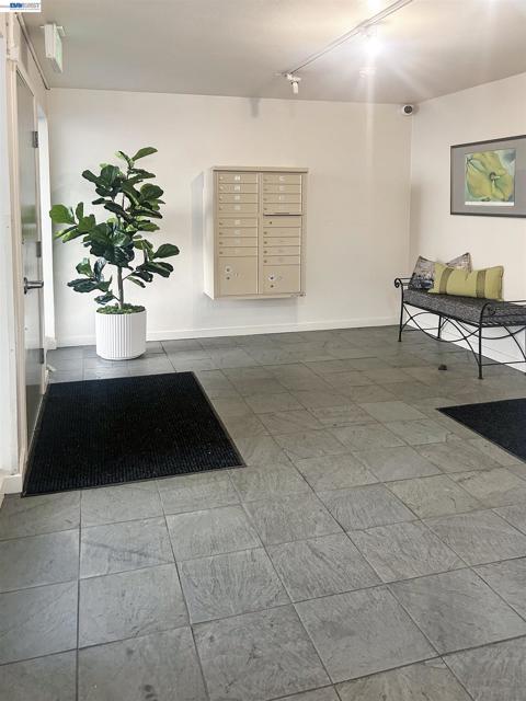 5335 Broadway Terrace, Oakland CA: https://media.crmls.org/mediaz/0a59af32-5870-40e9-a58a-6abde47e063a.jpg