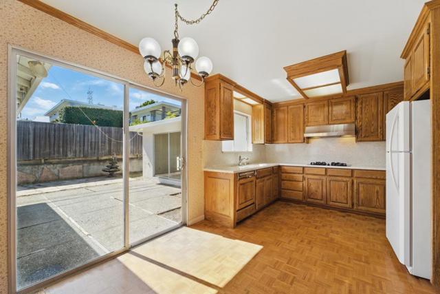 1380 Tuolumne Road, Millbrae CA: https://media.crmls.org/mediaz/0a5a19c4-f445-435a-9d05-95a2c5ff86fc.jpg