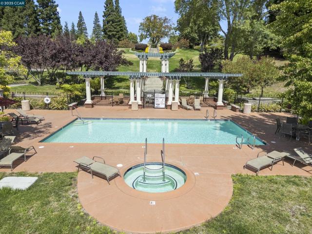 3094 Lakemont Dr, San Ramon CA: https://media.crmls.org/mediaz/0a5a78ab-3bee-415c-a9fc-740e964096c7.jpg
