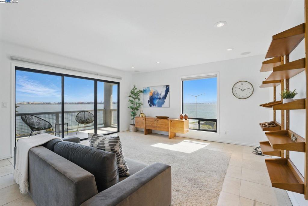 3 Commodore Dr #356