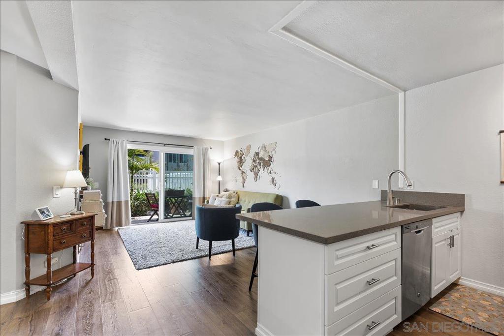 8036 Linda Vista #1P