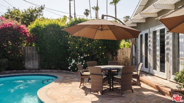 13618 ADDISON Street photo 6