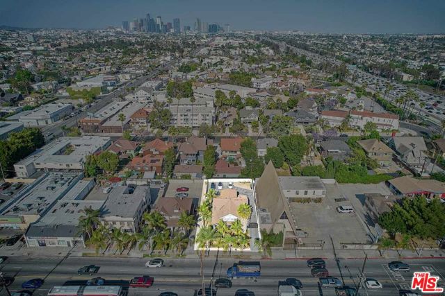 1934 Western Avenue, Los Angeles, California 90018, 8 Bedrooms Bedrooms, ,4 BathroomsBathrooms,Single Family Residence,For Sale,Western,24409155