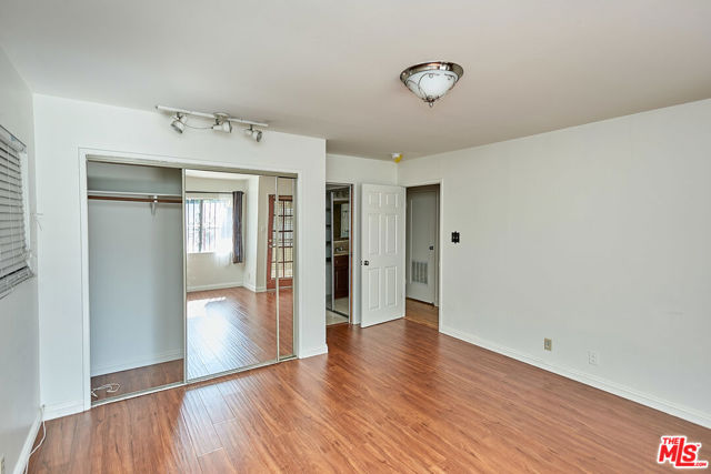 1253 Keniston Avenue, Los Angeles CA: https://media.crmls.org/mediaz/0a5d11d8-d23d-41f7-92b1-56a7c84231c4.jpg