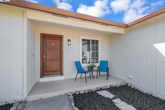 36339 Beech Pl, Newark CA: https://media.crmls.org/mediaz/0a5d1386-7390-48fe-a4d5-8d537d7f17f3.jpg