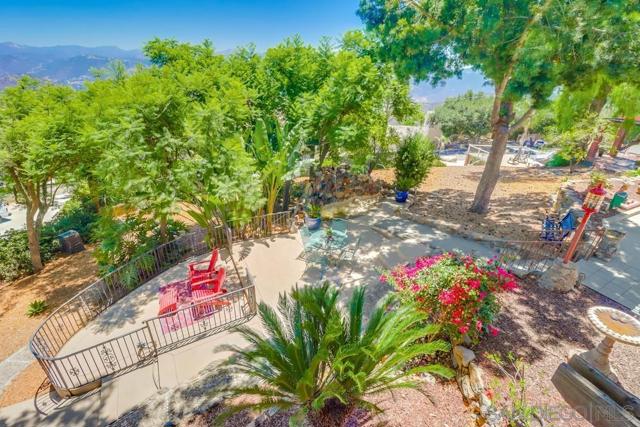 255 Highline Trl, El Cajon CA: https://media.crmls.org/mediaz/0a5e6a34-02b5-4a3b-a112-04942856c580.jpg