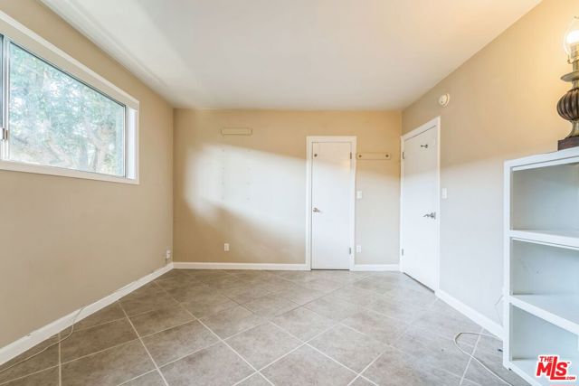 17045 Roscoe Boulevard, 7 photo 4