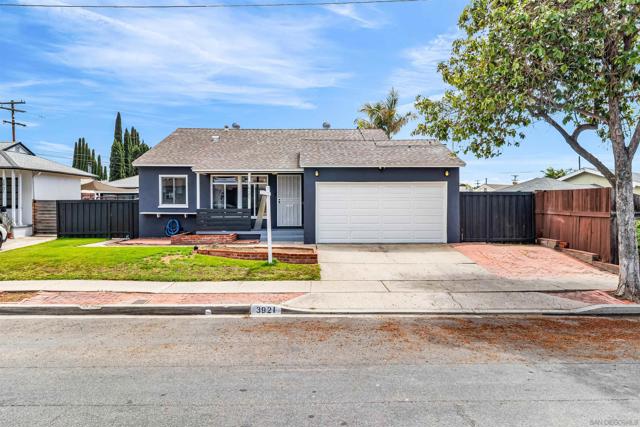 3921 Juniper St, San Diego CA: https://media.crmls.org/mediaz/0a60e5e8-99a6-4f82-a4d5-04e8204a76c0.jpg