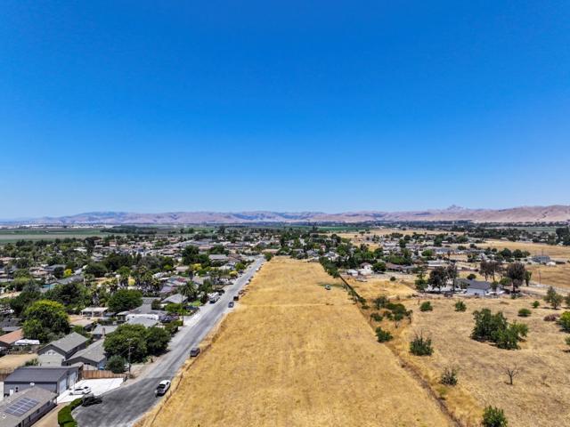 0 Barnes Lane, Hollister CA: https://media.crmls.org/mediaz/0a611f6b-93b6-445b-99e7-16a1656916e8.jpg