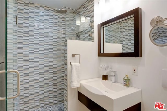 4751 Camino Del Rey, Santa Barbara CA: https://media.crmls.org/mediaz/0a615de9-fc3b-499a-82f2-17568a0901e7.jpg
