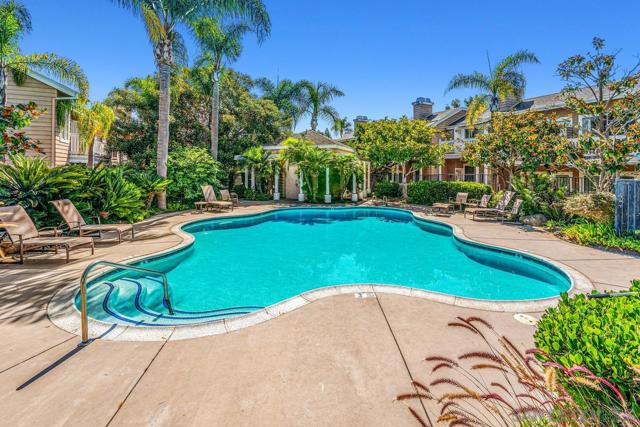 8619 Via Mallorca, La Jolla CA: https://media.crmls.org/mediaz/0a6175d9-50ee-4127-8f44-aa392fb312f3.jpg