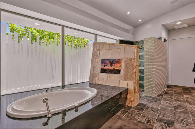 9 Rockcrest, Rancho Mirage CA: https://media.crmls.org/mediaz/0a6209fc-7165-492c-bee3-a3e5e10b5744.jpg