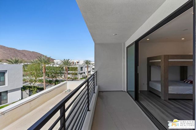 906 Cameron Center Drive, Palm Springs CA: https://media.crmls.org/mediaz/0a621683-bf58-4e1c-8fb6-94b62cc86d97.jpg