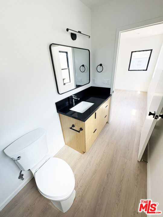 1340 1/2 2nd Avenue, Los Angeles CA: https://media.crmls.org/mediaz/0a62c978-34a7-4458-b96f-eb15d9c80b5a.jpg