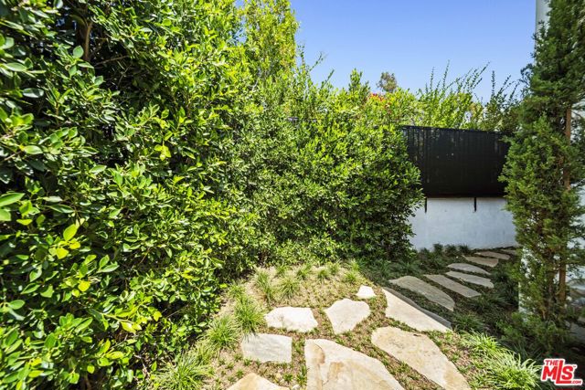 1348 Miller Drive, West Hollywood CA: https://media.crmls.org/mediaz/0a62cd14-7201-4691-aea9-91a03a8b6987.jpg