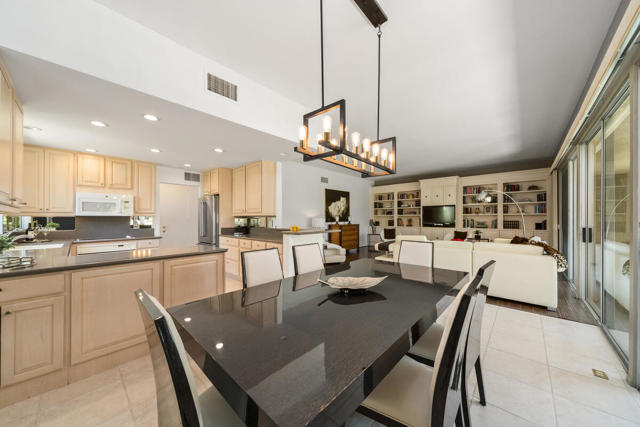 76895 Lark Drive, Indian Wells CA: https://media.crmls.org/mediaz/0a62faf9-00b8-452b-beb7-0445c0f8a3cd.jpg